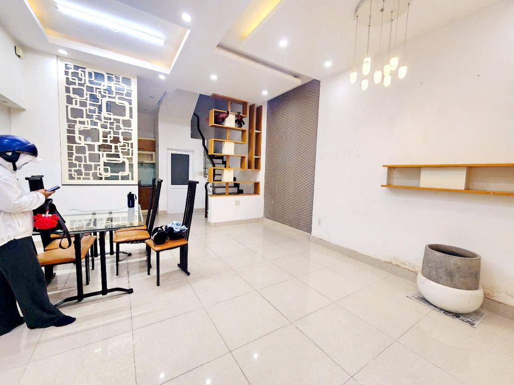 Bán nhà 2 lầu hẻm 125 Nguyễn Thị Tần, P1 Quận 8, 48m², 4PN, gần chợ Rạch Ông, Giá 6.25 tỷ